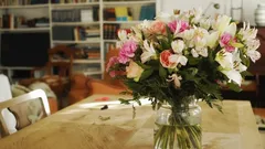 Jak przedłużyć świeżość bukietu kwiatów w domu – 5 skutecznych trików