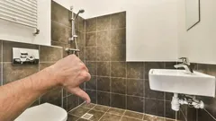 Żegnaj, tradycyjna glazuro w łazience: nowy, nowoczesny i łatwy w pielęgnacji trend na 2026 rok